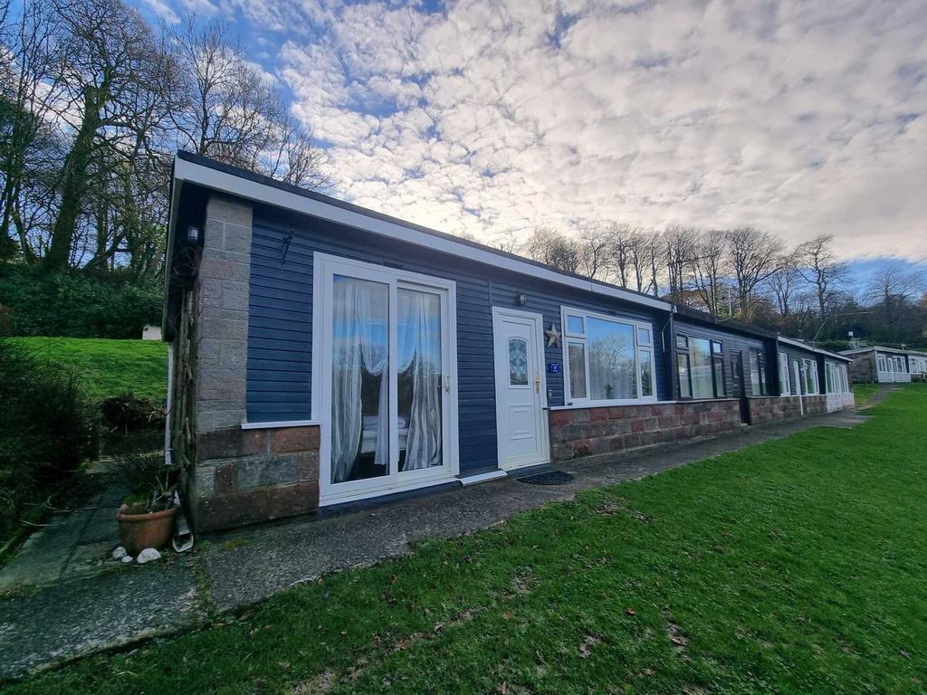 Bideford Bay Holiday Park, Buck`s Cross 2 bed chalet for sale £35,000