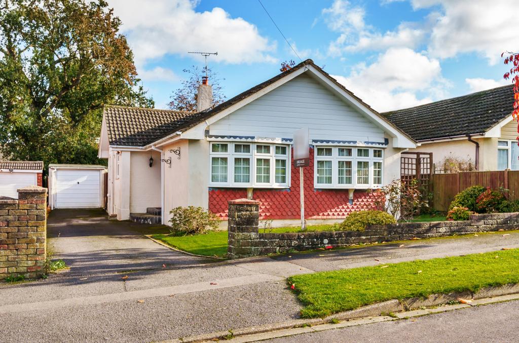 Provene Gardens, Waltham Chase, Southampton, Hampshire, SO32 2 bed detached house for sale £