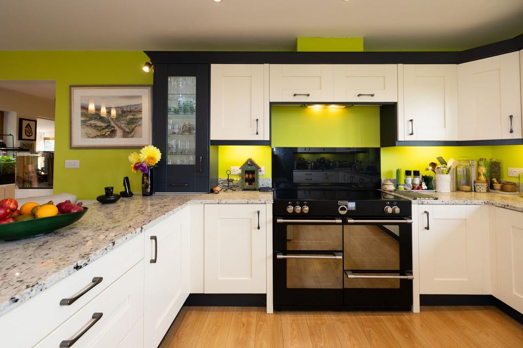 Fitted kitchen