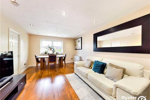 2 bedroom flat for sale - Ladys Close, Watford, WD18