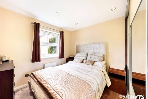 2 bedroom flat for sale, Ladys Close, Watford, WD18