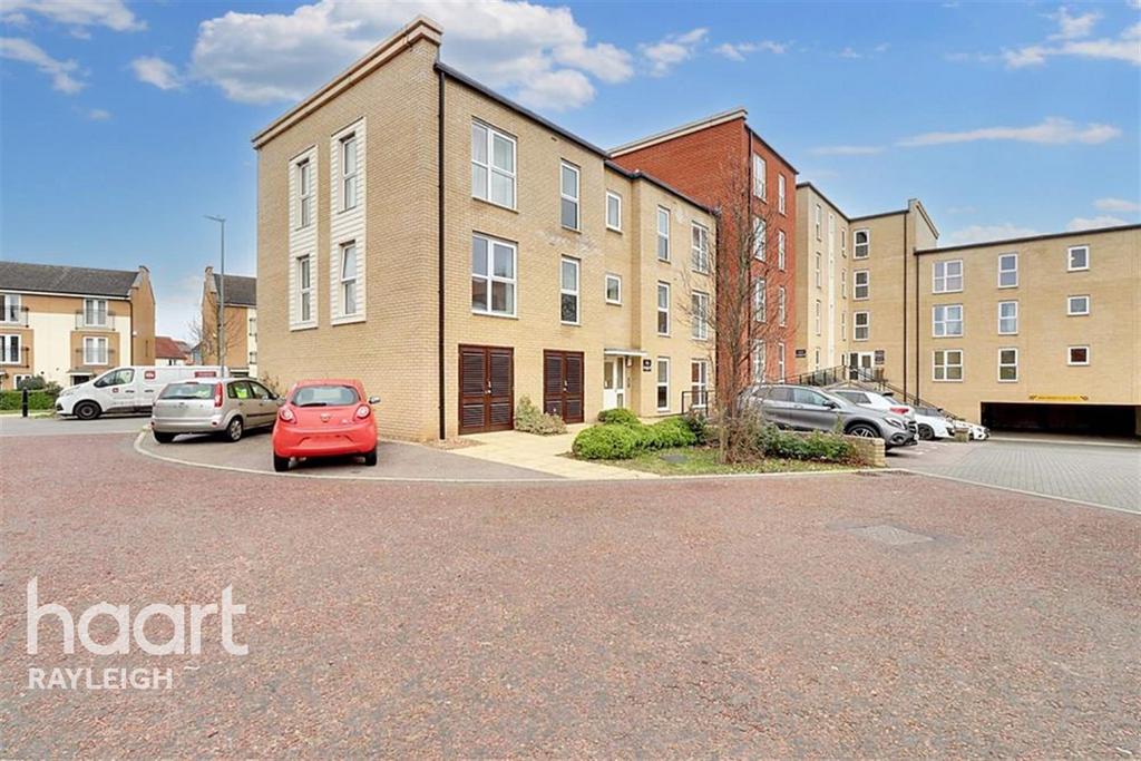 Broadhurst Place, Basildon 1 bed flat £1,250 pcm (£288 pw)