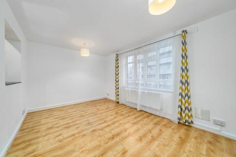 3 bedroom apartment to rent, Hazelhurst Rd, Tooting SW17