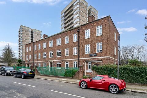 3 bedroom apartment to rent, Hazelhurst Rd, Tooting SW17