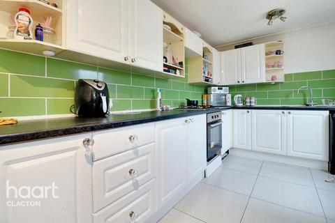 3 bedroom terraced house for sale, Lake Walk, Clacton-On-Sea