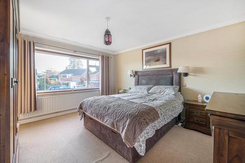 18 Phoenix Drive, Keston, BR2 8HS