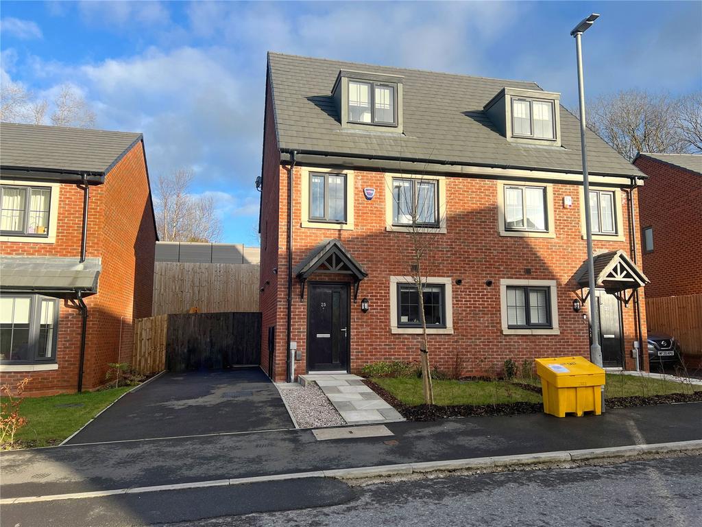 Weaver Avenue, Rawtenstall, Rossendale, BB4 3 bed semidetached house