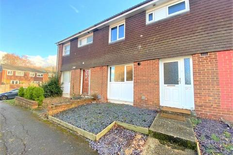 4 bedroom terraced house to rent, Park Barn Drive, Guildford, Surrey, GU2