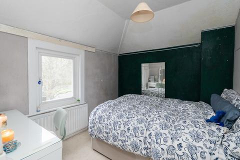 3 bedroom maisonette for sale, Horsham Road, Holmwood