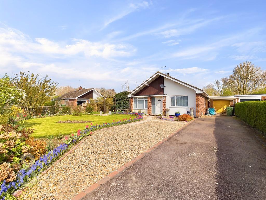 Willow Close, Wortwell, Harleston 3 bed detached bungalow for sale £