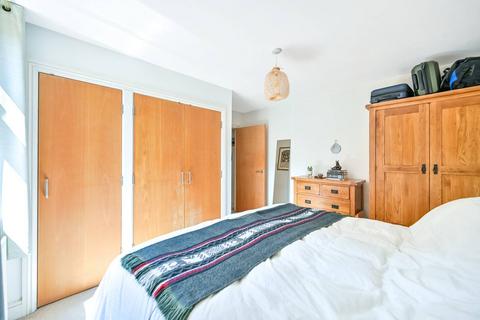 1 bedroom flat for sale, Lower Square, Old Isleworth, Isleworth, TW7