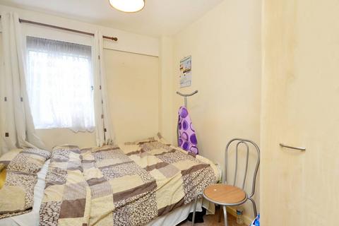 3 bedroom maisonette for sale, High Street, Plaistow, London, E13