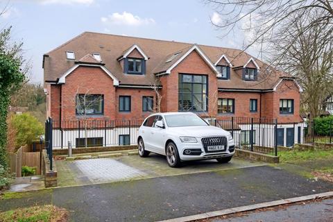 Flat 4, 25 Monahan Avenue, Purley, CR8 3BB