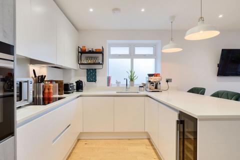 Flat 4, 25 Monahan Avenue, Purley, CR8 3BB