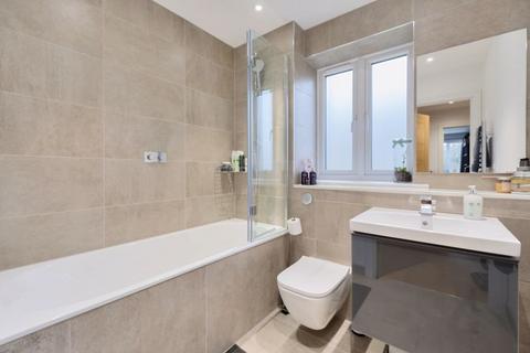 Flat 4, 25 Monahan Avenue, Purley, CR8 3BB