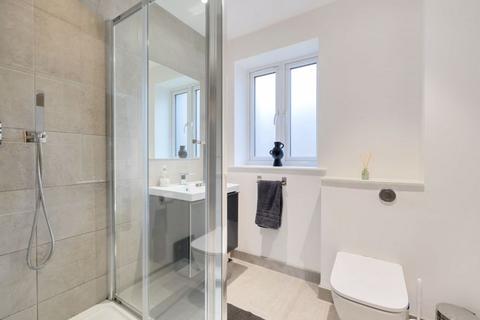 Flat 4, 25 Monahan Avenue, Purley, CR8 3BB