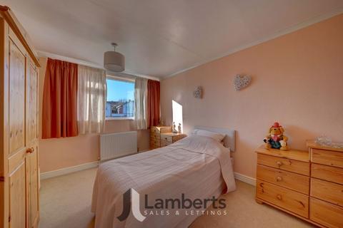13 Albury Road, Studley, B80 7LW