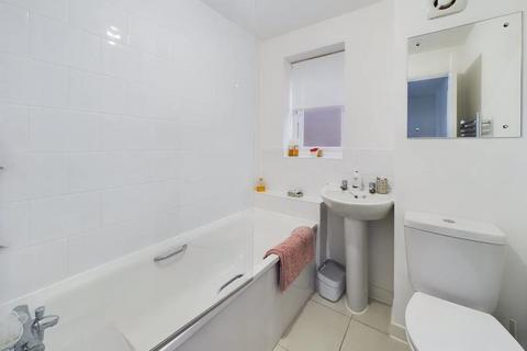 2 bedroom end of terrace house for sale, Bassett Road, Thurston