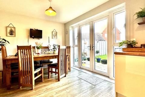 16 Anson Drive, Watchfield, Swindon, SN6 8DH