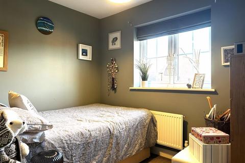 16 Anson Drive, Watchfield, Swindon, SN6 8DH