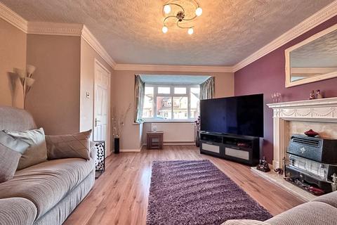 4 bedroom detached house for sale, Charter Road, Tipton