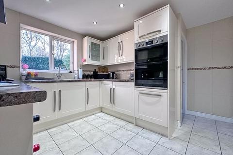 4 bedroom detached house for sale, Charter Road, Tipton