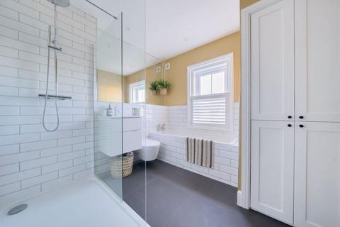 12 Grays Road, Godalming, GU7 3LT