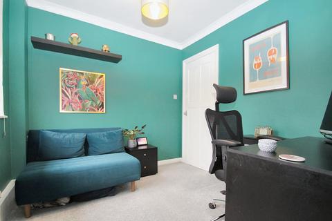 2 bedroom maisonette for sale, Field End Road, Ruislip