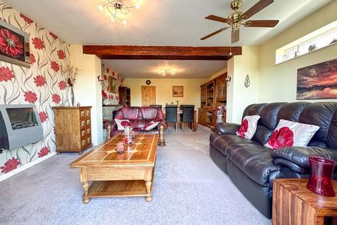 118 Chestnut Drive, Congleton, CW12 4UA
