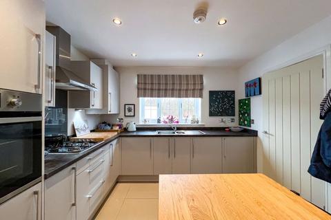 100 Kestrel Close, Congleton, CW12 3QX