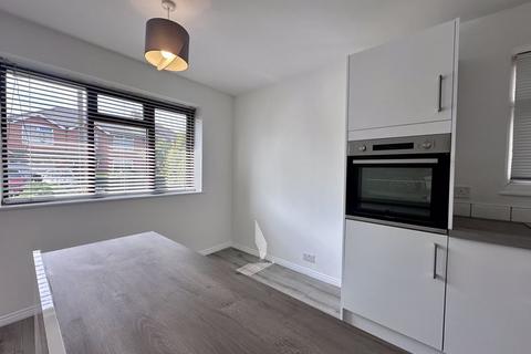 2 bedroom semi-detached bungalow to rent, Hillock Lane, Woolston, Warrington *AVAILABLE NOW*