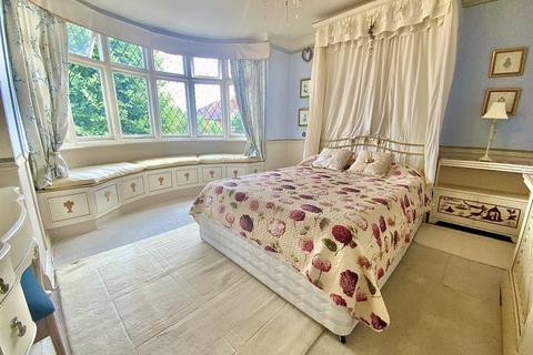 55 Covena Road, Bournemouth, BH6 5LW