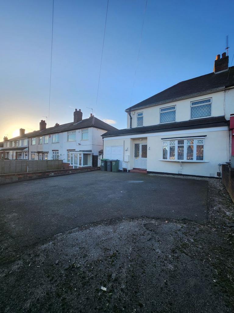 Throne Road, Rowley Regis B65 4 bed semidetached house £1,400 pcm (£