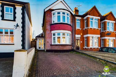 3 bedroom end of terrace house for sale - Nelson Road, Gillingham, Kent, ME7