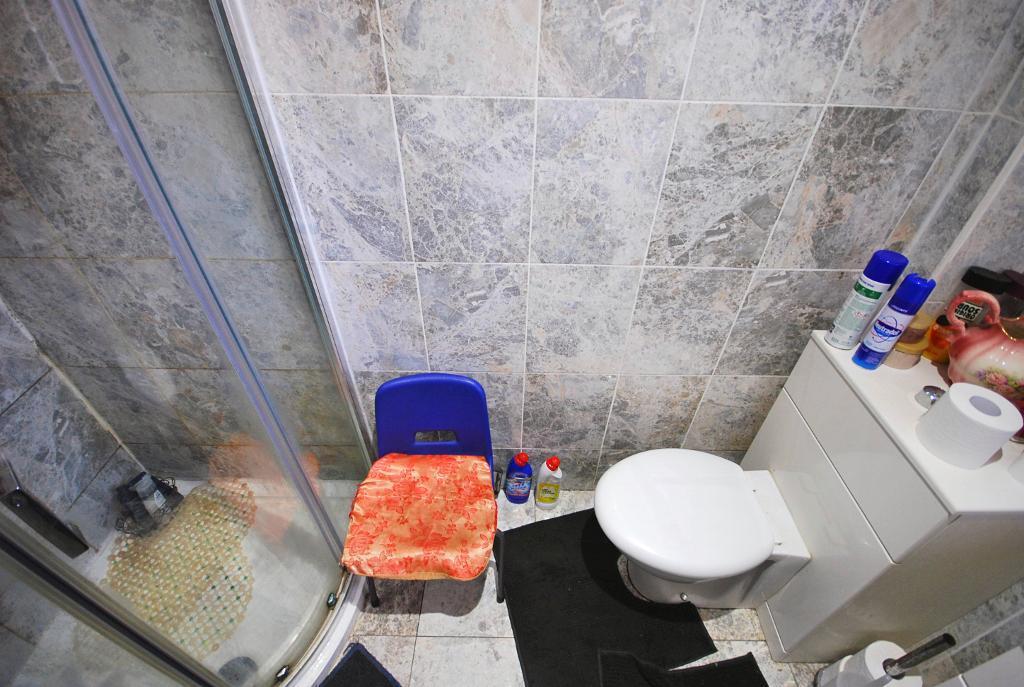 Shower &amp; W/C