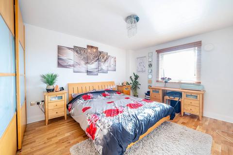 1 bedroom flat for sale, Holland Gardens, Kew Bridge, Brentford, TW8