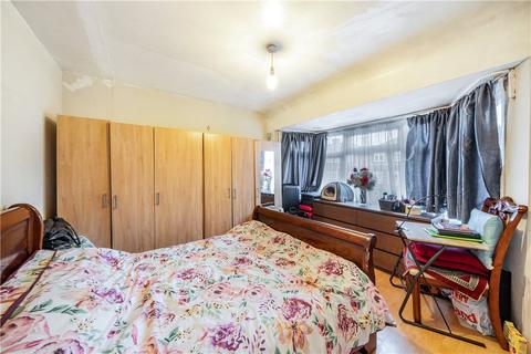 3 bedroom semi-detached house for sale, Thistlecroft Gardens, Stanmore, Middlesex