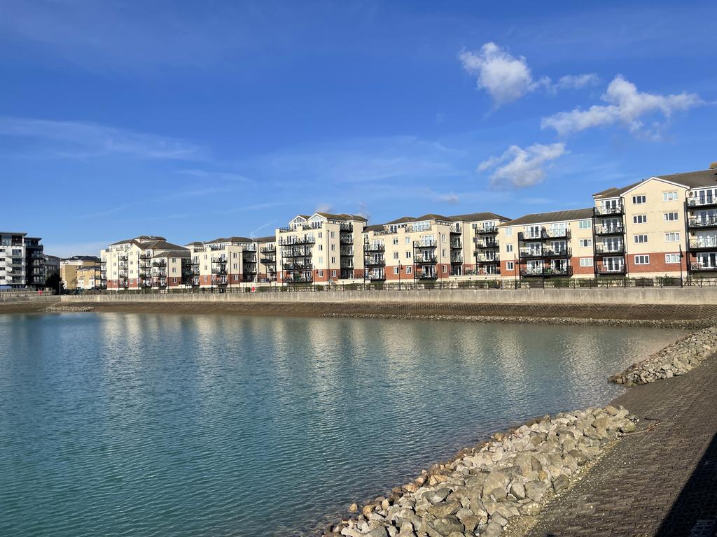 Macquarie Quay, Sovereign Harbour North, Eastbourne, East Sussex 2 bed