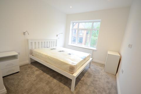 1 bedroom in a house share to rent, Kings Road, Fleet