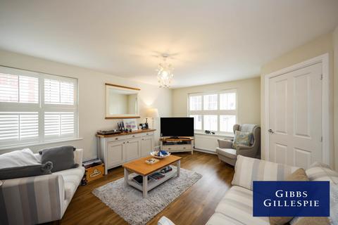 3 bedroom semi-detached house to rent, Grange Road, Chalfont St Peter, SL9