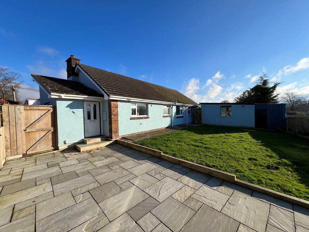 Cross Inn, Llanon, SY23 3 bed bungalow for sale £325,000