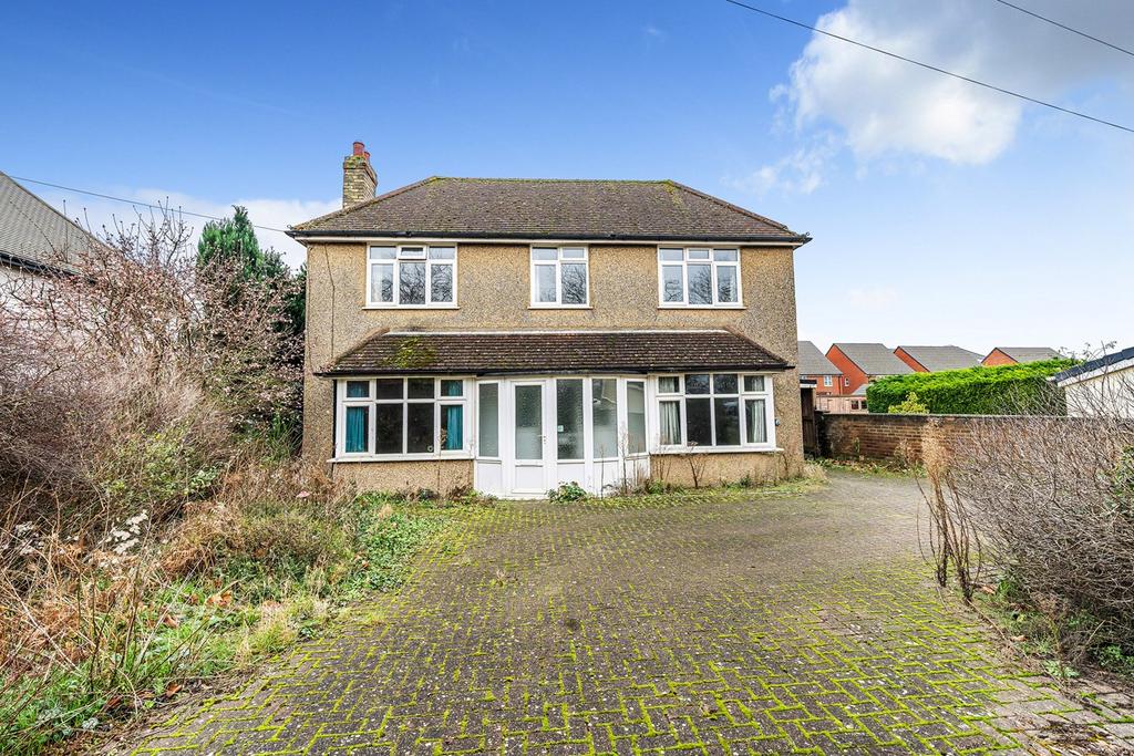 Arlesey Road, Stotfold, SG5 3 bed detached house for sale £475,000