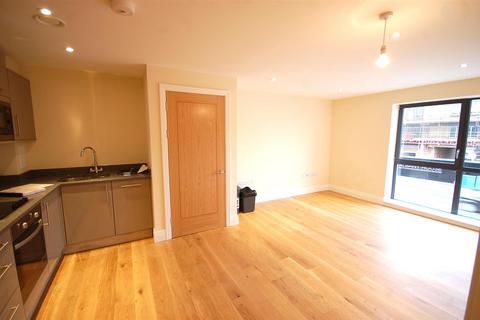 1 bedroom flat for sale - Garden Court, West Drayton UB7
