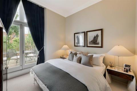 3 bedroom apartment to rent, Holland Park W11