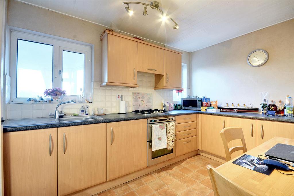 Kitchen 1.jpg