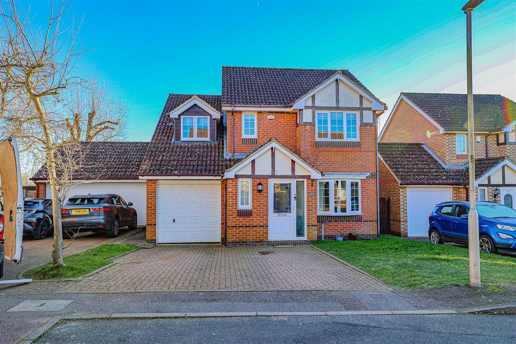 Knights Orchard, Hemel Hempstead, HP1 4 bed detached house for sale £