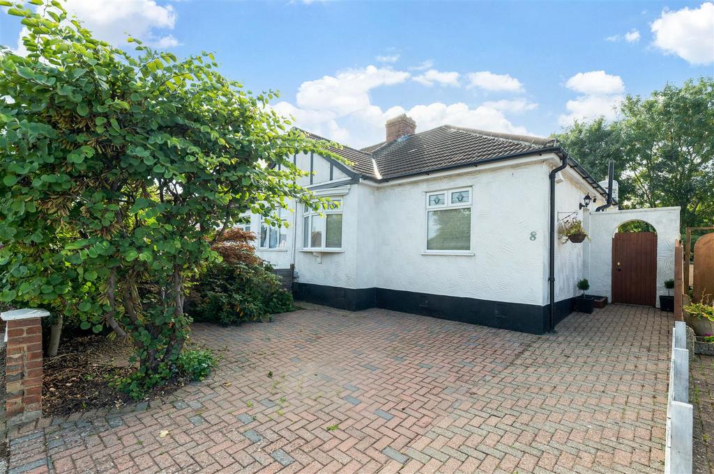 Edmund Road, Orpington BR5 2 bed semidetached bungalow for sale £400,000