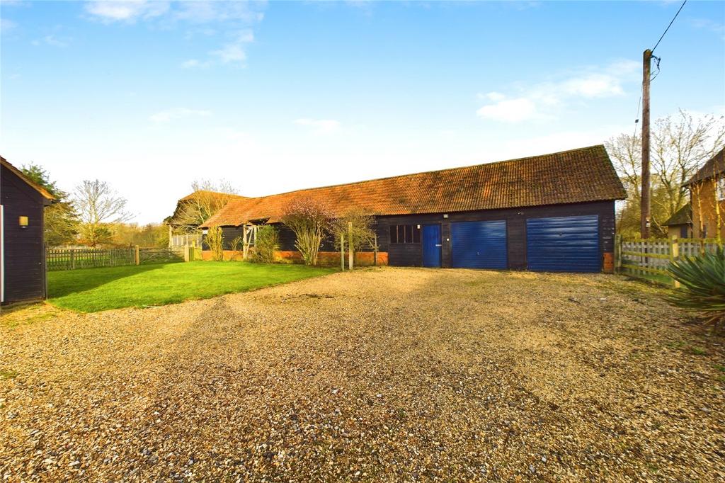 Driveway/Outbuilding