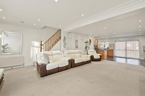 48 Empire Road, Perivale, Greenford, UB6 7EQ