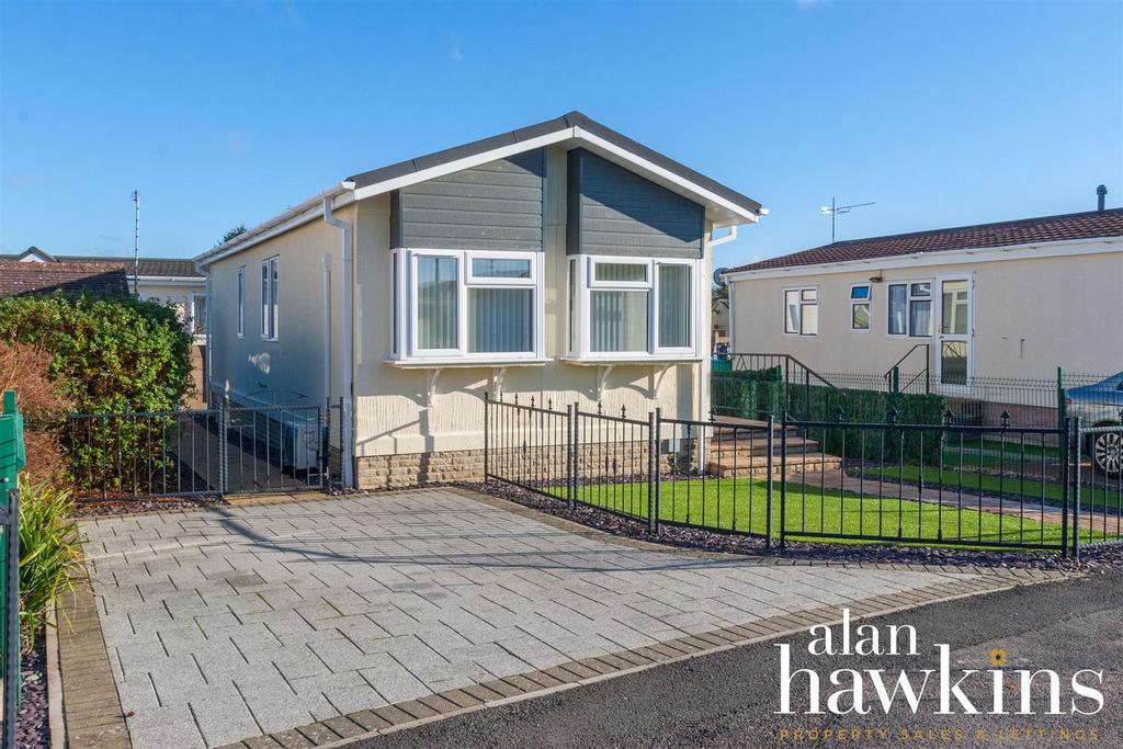 Church Park, Bradenstoke, Chippenham 1 bed park home for sale £125,000